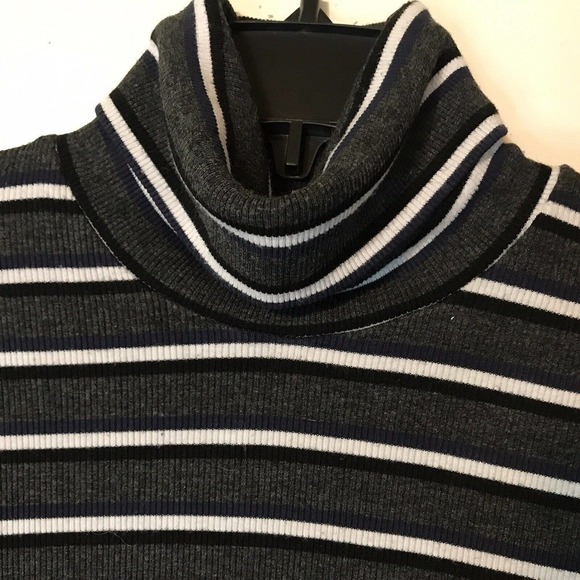 Unbranded Turtleneck Sweater Cropped Black White Gray Long Sleeve Preowned - Picture 1 of 6